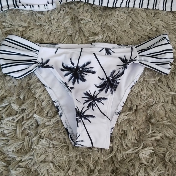 Bathing Suit - Picture 4 of 8